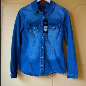 NWT True Religion logo denim shirt,pearlized snap buttons,western,equestrian❤️